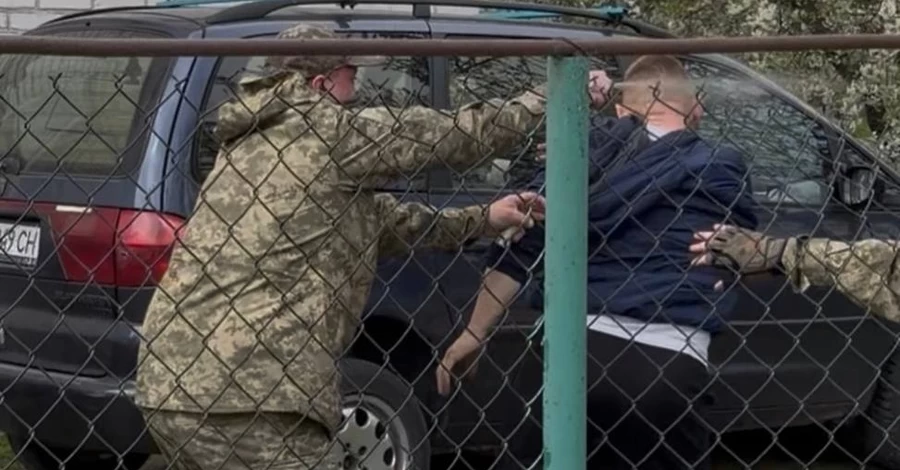На Волині військові ТЦК намагалися мобілізувати чоловіка, розбивши йому голову