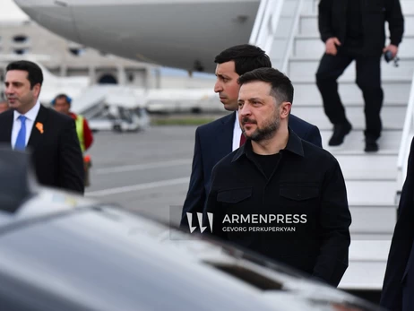 Владимир Зеленский впервые прибыл в Армению