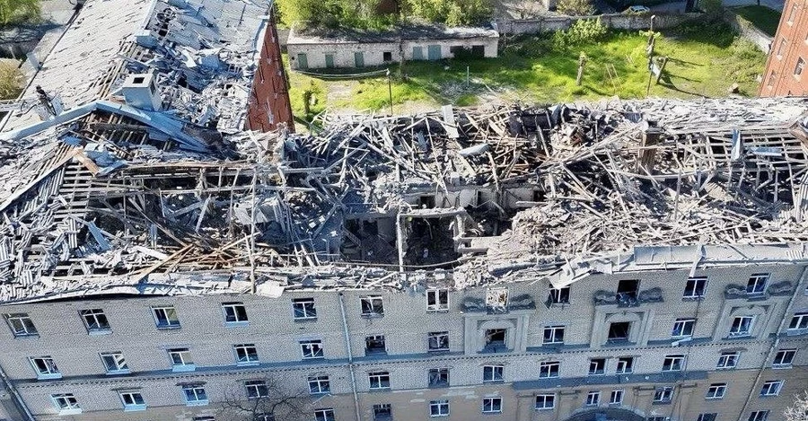 Ракетний удар по Дніпру: є жертви, постраждалі та пошкодження