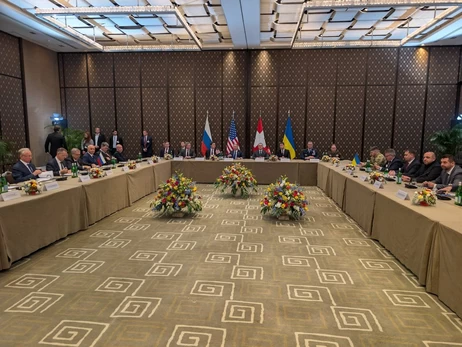 Україна вже місяць очікує відповіді США щодо альтернативи тристороннім переговорам