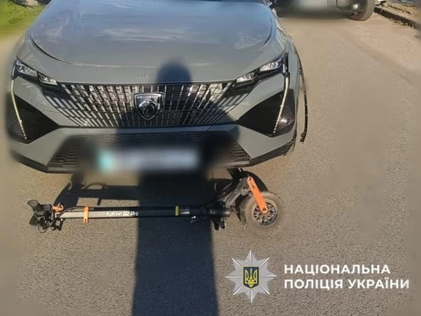 В Киевской области авто сбило двоих детей на электросамокате, один мальчик погиб