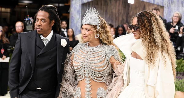 Бейонсе и ее 14-летняя дочь стали главными звездами бала Met Gala 