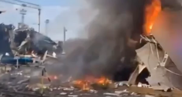 РФ вдарила по залізничній інфраструктурі в трьох областях - пошкоджено вагони та електровоз