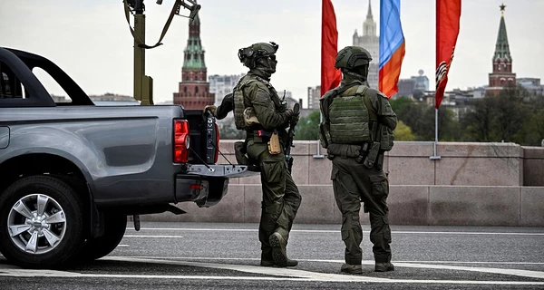 Виталий Кулик: Бестолковый парад без техники 9 мая - это месседж о страхе Путина