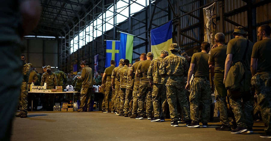 Центр рекрутингу іноземців в Україні: навіщо його створюють і як це працюватиме 