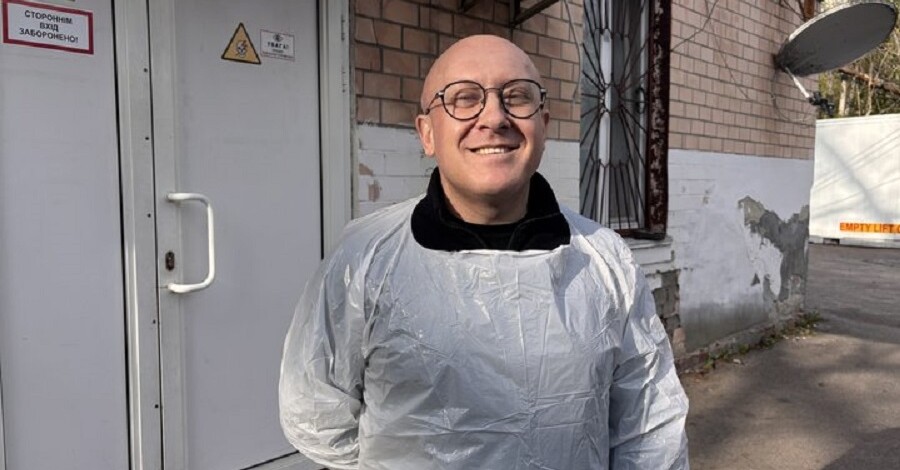 Мріяв бути акробатом: фельдшер із Житомира готує тіла до поховання і тренується на пілоні
