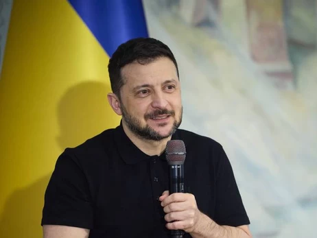 Зеленский издал указ о разрешении провести парад в Москве