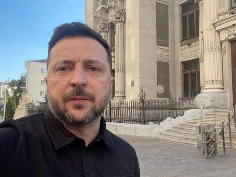 Украина работает над своими аналогами КАБов, - Зеленский