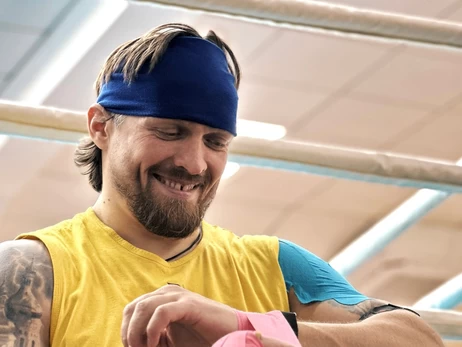 Усик повеселив мережу запальним танком напередодні бою з Верховеном 