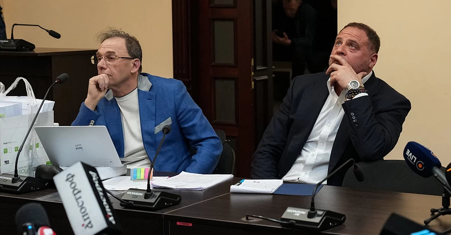 Когда решение принимают Таро и нумерология: почему влиятельные люди обращаются к эзотерикам