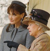 Мировой кризис отразился на гардеробе британской королевы 