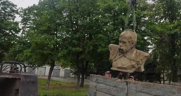 Из Краматорска эвакуируют памятники Быкову, Шевченко и Стусу