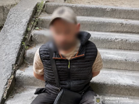 В спальном районе Львова мужчина стрелял из пневматики – по меньшей мере 10 выстрелов