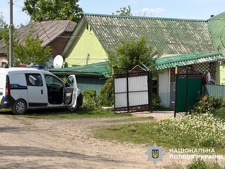 В Хмельницкой области мужчина напал на полицейских во время проверки документов - есть погибший и раненый