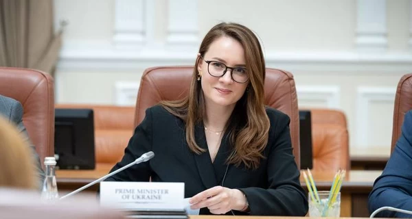 Уряд скасував обмеження на виїзд за кордон для всіх жінок