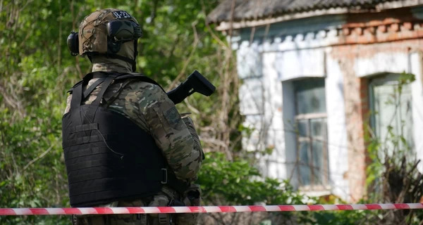 Поліцейські Хмельницької області ліквідували озброєного чоловіка, який убив правоохоронця