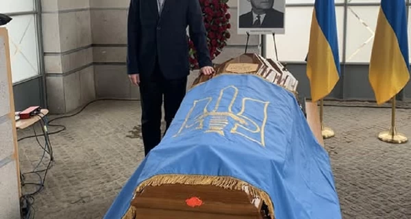 В Украину вернули прах лидера ОУН полковника Андрея Мельника и его супруги