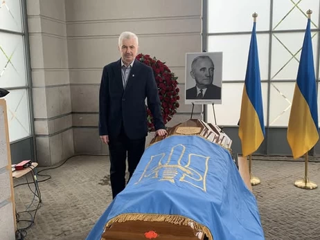 В Украину вернули прах лидера ОУН полковника Андрея Мельника и его супруги