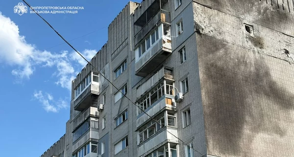 РФ ударила по многоэтажкам в Днепре - много раненых, вспыхнул пожар 