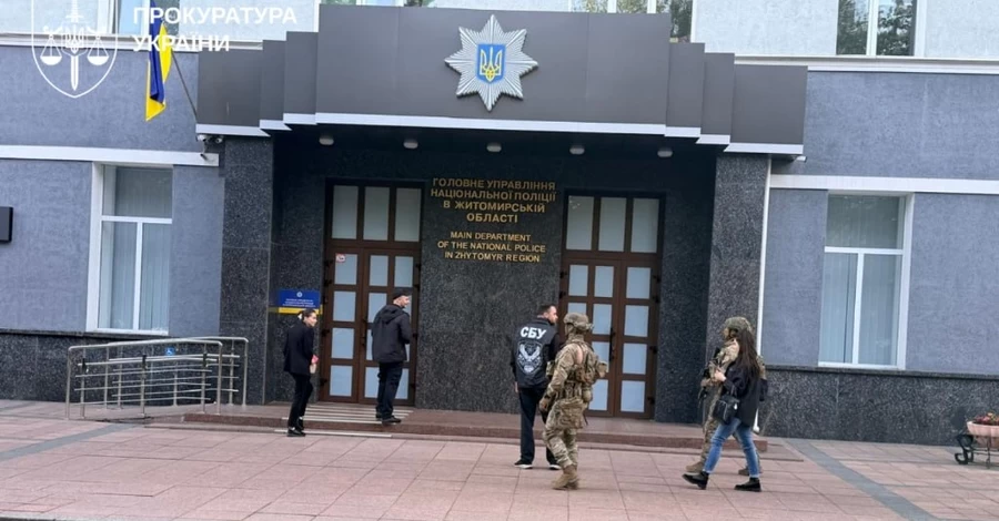 Суд отправил под стражу должностных лиц Нацполиции, подозреваемых в «крышевании» работы «порноофисов»