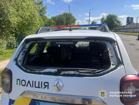 В Новгороде-Северском российский дрон атаковал автомобиль полиции, есть раненые