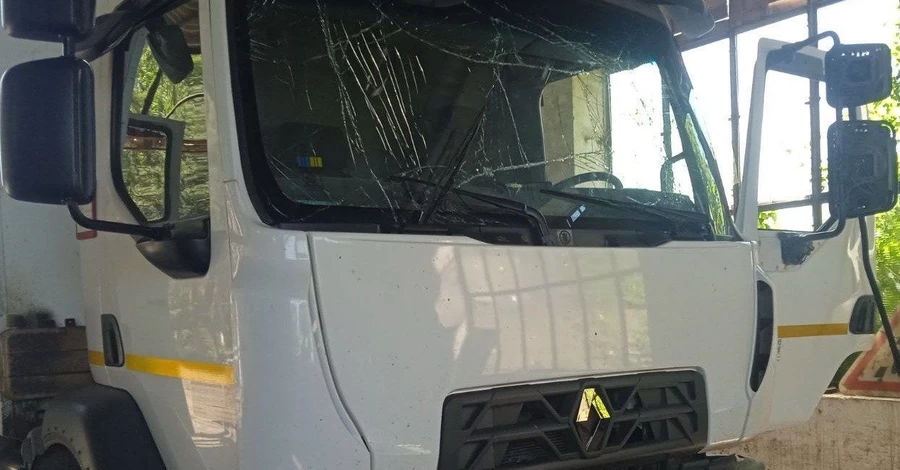 Війська РФ завдали удару дроном по автомобілю в Марганці - 13 людей поранено