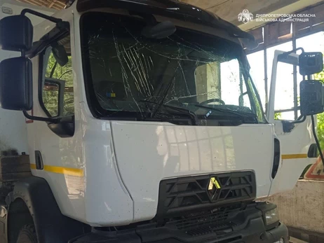 Війська РФ завдали удару дроном по автомобілю в Марганці - 13 людей поранено