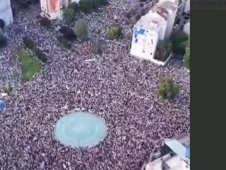 У Сербії спалахнули масштабні протести - десятки тисяч людей вийшли проти проросійського Вучича
