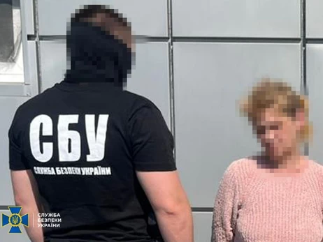 На Донеччині викрили агентку РФ, яка коригувала удари по ЗСУ та переховувала бойовика