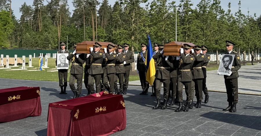 Останки лідера ОУН Мельника перепоховали під Києвом у присутності Зеленського та Буданова