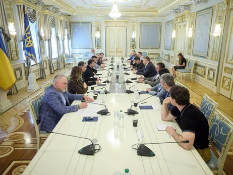 Наступні шість місяців мають стати періодом стабілізації України, — Арахамія за підсумками засідання фракції