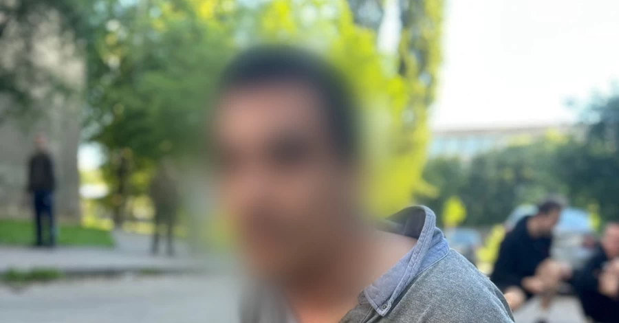 У Києві затримали чоловіка, який пограбував офіс після ракетного обстрілу  