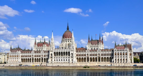 Парламент Венгрии отменил решение Орбана о выходе из Международного уголовного суда