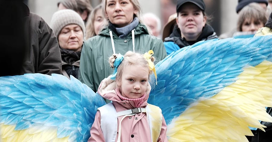 За кордоном - 8 мільйонів українців, не всі країни хочуть їхнього повернення додому, - Сибіга