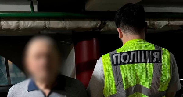 У Києві чоловік тяжко поранив перехожу випадковим пострілом