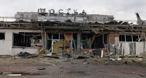 Росіяни атакували залізничний вокзал у Шостці