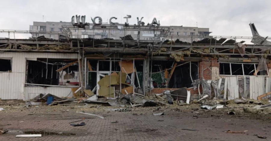 Россияне атаковали железнодорожный вокзал в Шостке