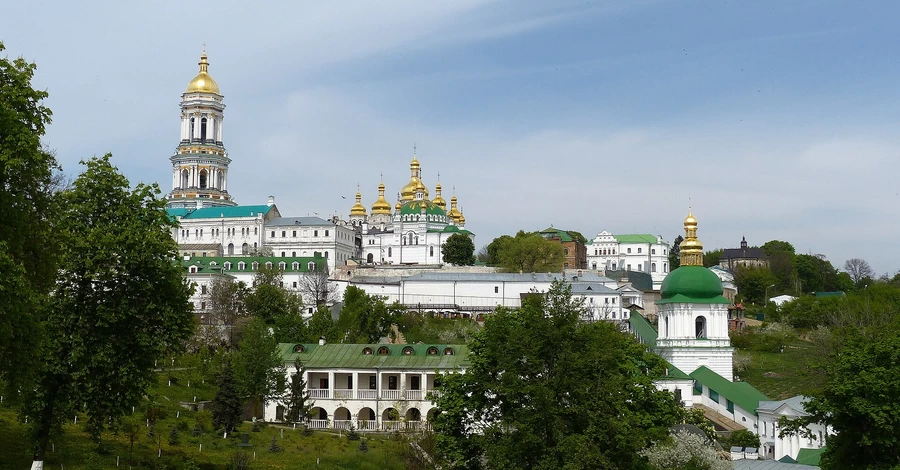Киевляне отмечают День города - украинской столице сегодня исполняется 1544 года