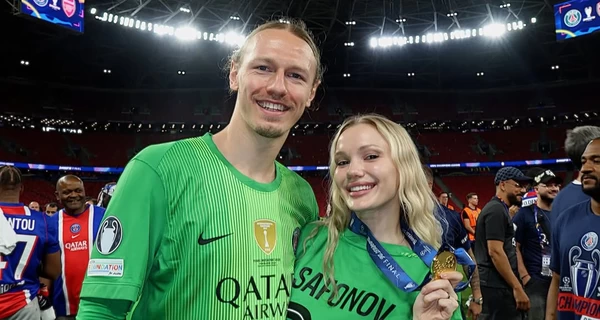 Дружина російського гравця ПСЖ Сафонова спростувала, що зробила прапор Росії із пакетів