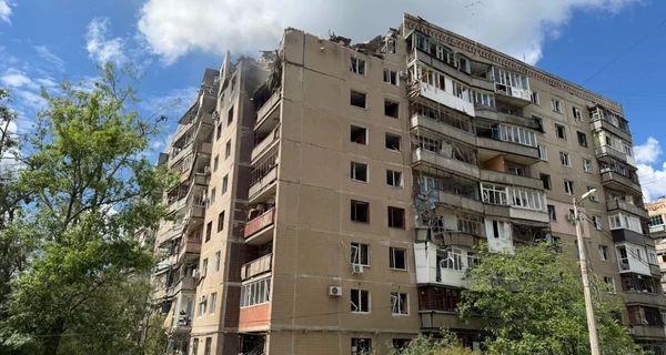 Росіяни скинули три авіабомби на багатоповерхівки у Дружківці - є поранені