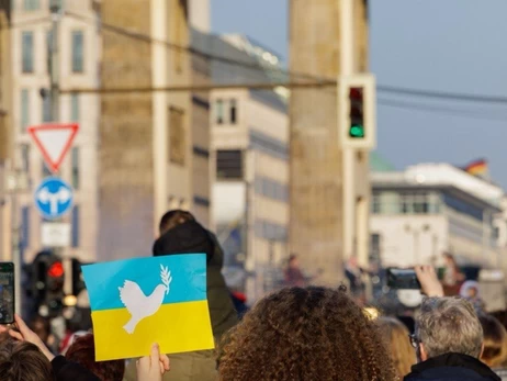 В ЕС размышляют над отменой временной защиты для украинских мужчин призывного возраста, - Euractiv