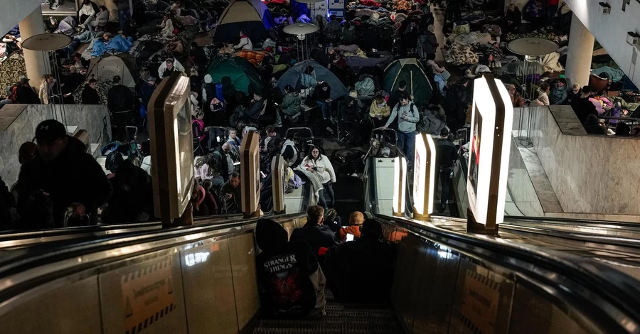 Метро не кемпинг: вправе ли власти запретить палатки во время ночных тревог