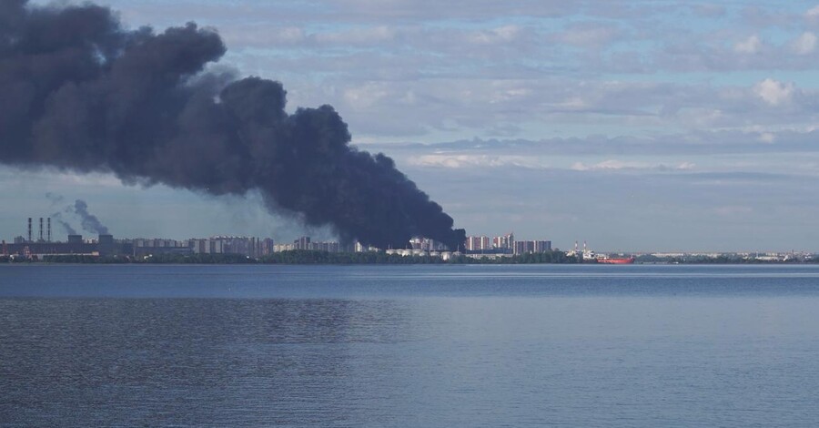 Дрони атакували нафтовий термінал у Петербурзі у день відкриття економічного форуму