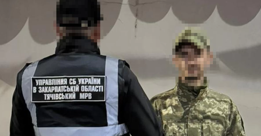 На Закарпатье мужчина продавал боевые гранаты в банках с повидлом - его задержали