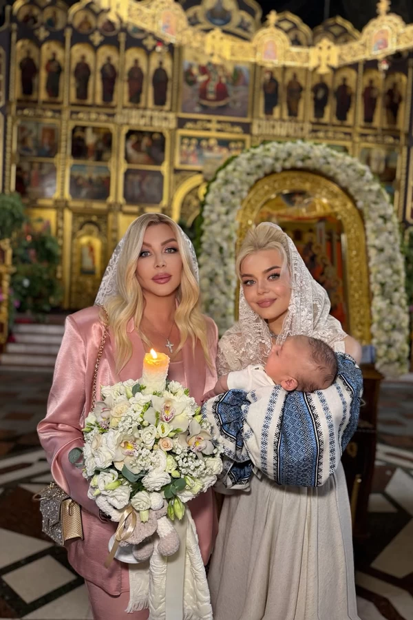 Алина Гросу объяснила, почему крестила сына в церкви УПЦ МП 