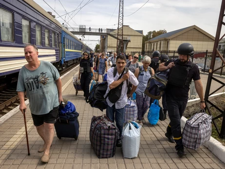 В ЕС заявили, что не планируют лишать защиты украинских беженцев призывного возраста