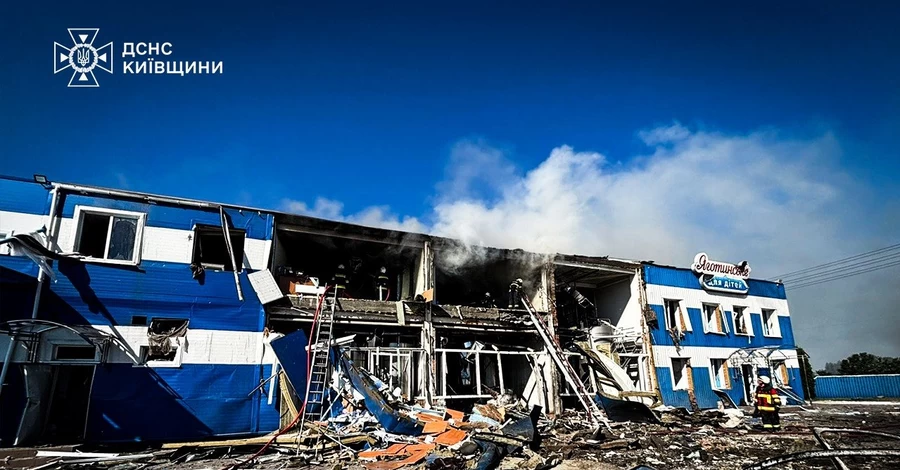 РФ вдарила по підприємству харчової промисловості на Київщині - є загиблі та поранені