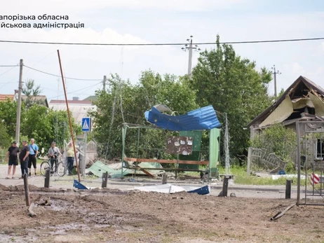 Под Запорожьем РФ атаковала остановку общественного транспорта, погибли три человека