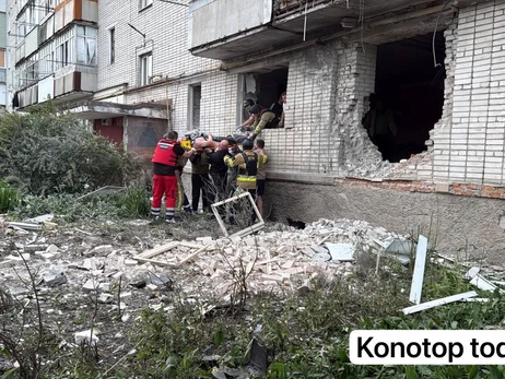 Россия ударила по многоэтажке в Конотопе, есть погибшие и раненые