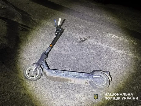 На Хмельниччині 13-річний хлопець потрапив до реанімації після падіння з електросамоката
